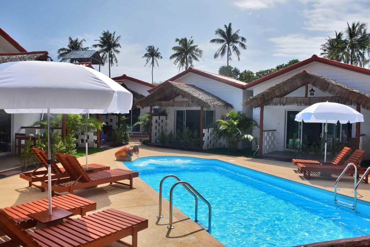 Vivi Bungalows Resort Nai Harn Екстер'єр фото