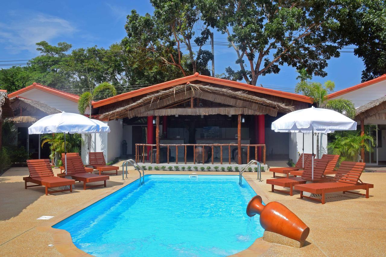Vivi Bungalows Resort Nai Harn Екстер'єр фото