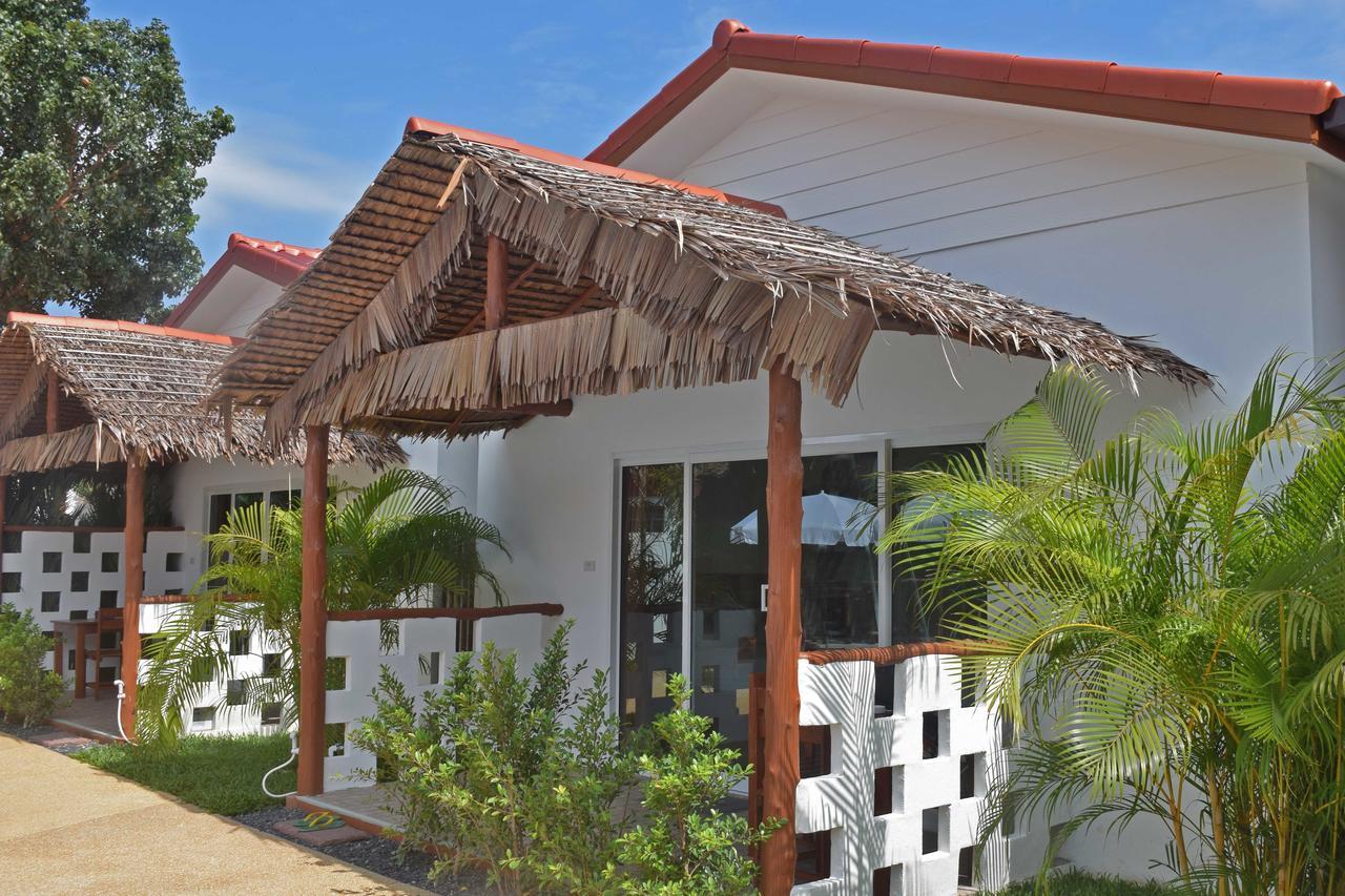 Vivi Bungalows Resort Nai Harn Екстер'єр фото