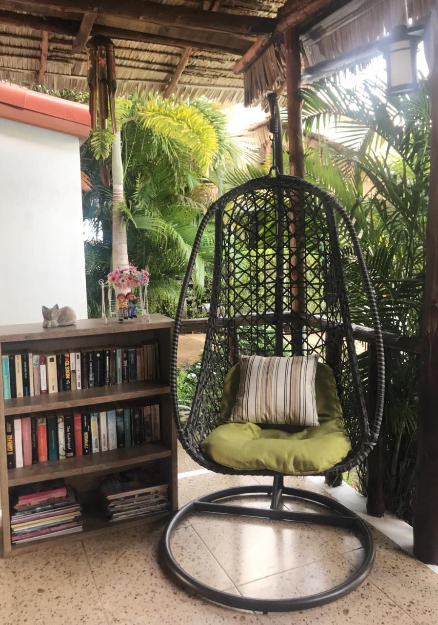 Vivi Bungalows Resort Nai Harn Екстер'єр фото