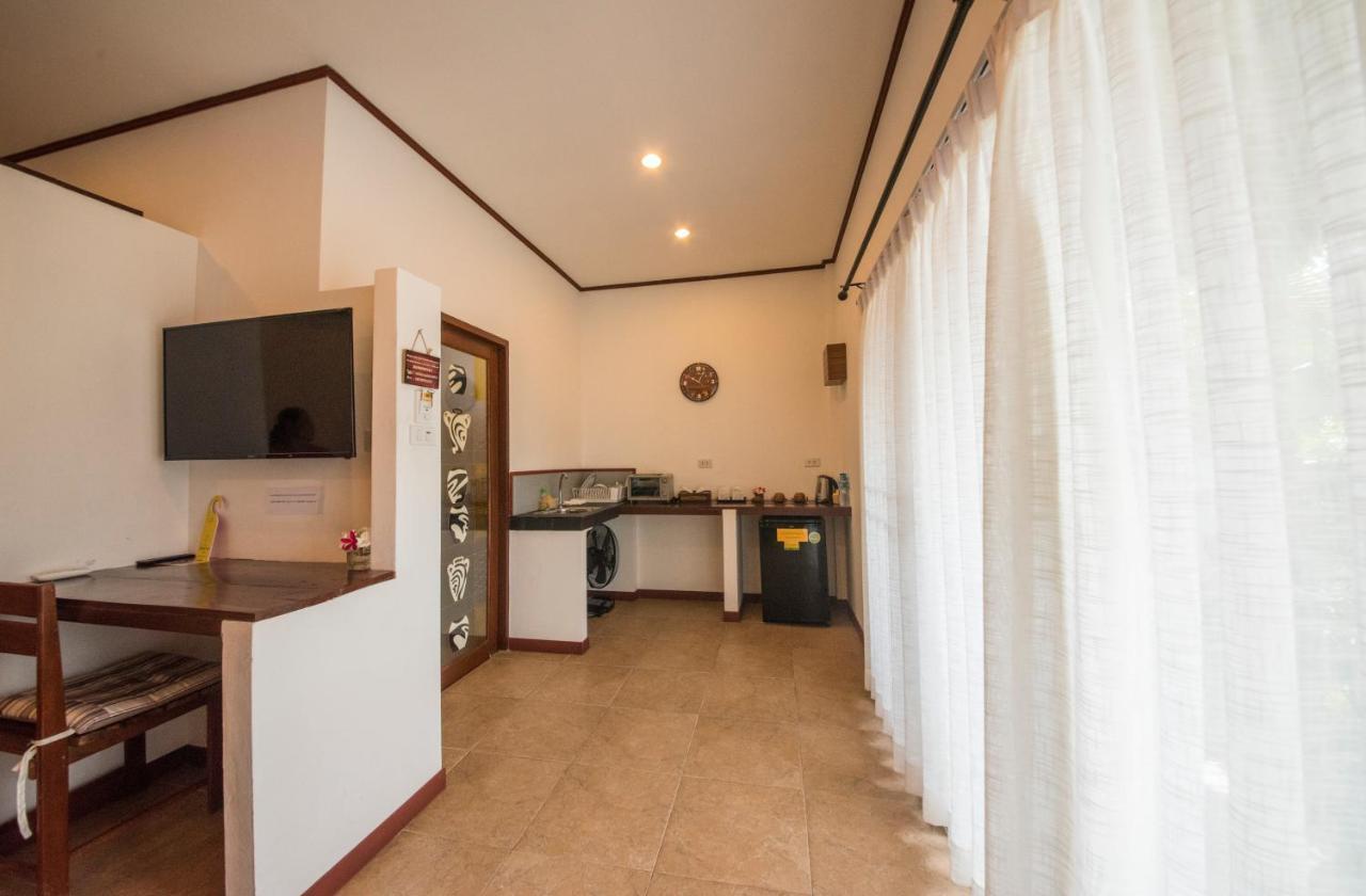 Vivi Bungalows Resort Nai Harn Екстер'єр фото
